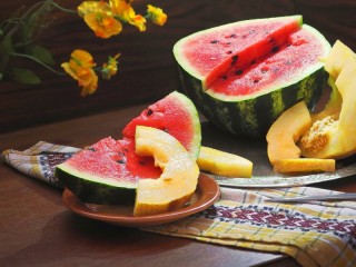 Jigsaw Puzzle «Watermelon and melon slices»