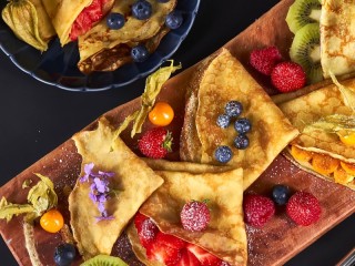 Jigsaw Puzzle «Pancakes stuffed with berries»
