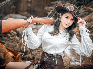 Jigsaw Puzzle «Girl with a gun»