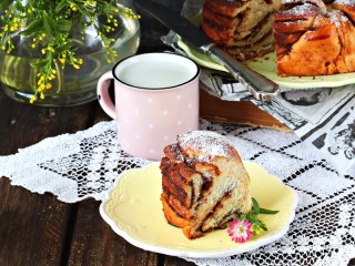 Jigsaw Puzzle «Poppy seed roll with milk»