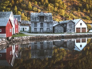 Jigsaw Puzzle «On the shore of the fjord»