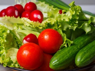 Jigsaw Puzzle «Cucumbers and tomatoes»