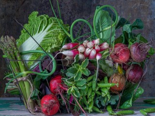 Jigsaw Puzzle «Vegetables in a basket»