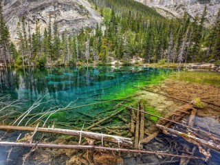 Jigsaw Puzzle «Grassi lakes»