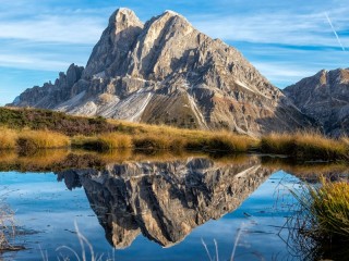 Jigsaw Puzzle «Lake under the mountain»