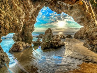 Jigsaw Puzzle «Cave in California»