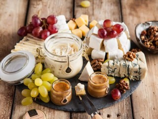 Jigsaw Puzzle «Cheese and honey»