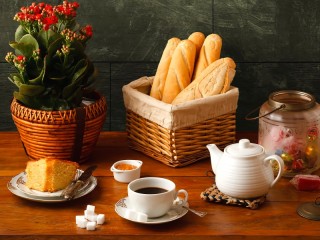 Jigsaw Puzzle «Fresh loaf for coffee»