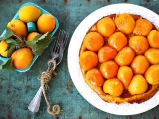 Jigsaw Puzzle «Cake with apricots»