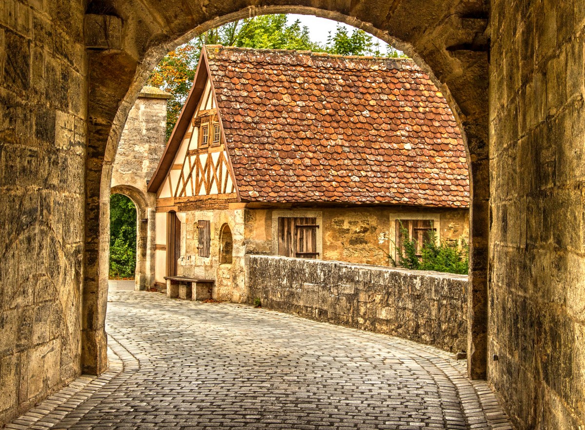 Дома в средневековом городе