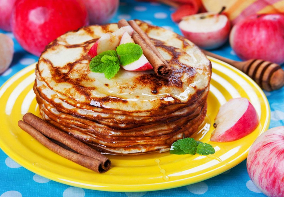 Apple Pancakes with Walnuts