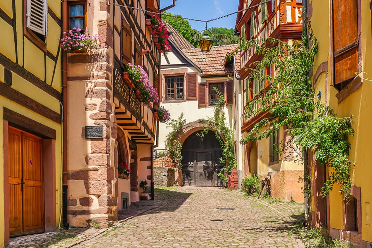 Favourite village. Кайзерсберг Франция. Кайзерсберг Эльзас Франция. Кайзерсберг фото города. Улочки Эльзаса.