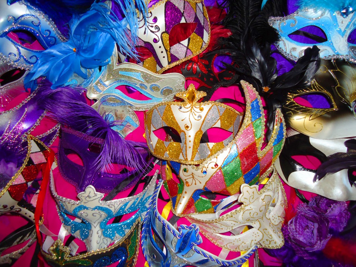 Праздничная карнавальная маски