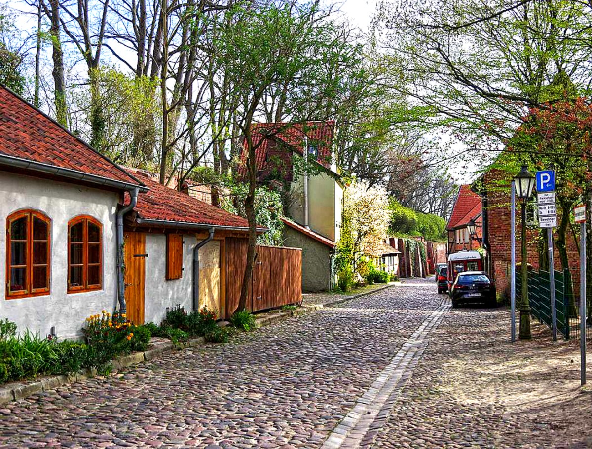 Quite street. Quiet Street.