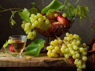 Jigsaw Puzzle «Grapes and nectarines»