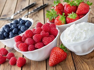 Jigsaw Puzzle «Berries and cottage cheese»