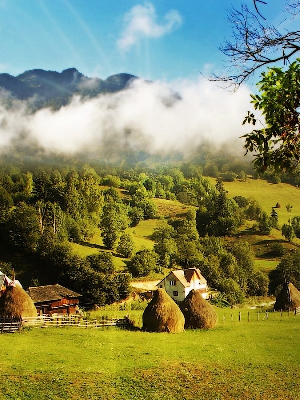 Деревня переводчик. Lanna Village деревня. Деревня Гулоян Китай. Биббери деревня. Красивый пейзаж Португалия деревня.