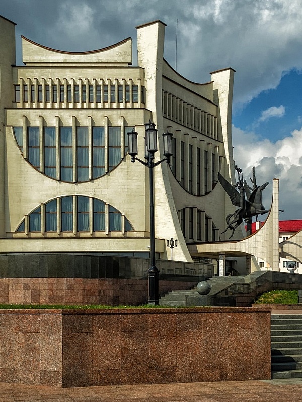 Гродненский драматический театр. Гродно театр. Гродно Беларусь. Борисов город в Белоруссии театр драмы.